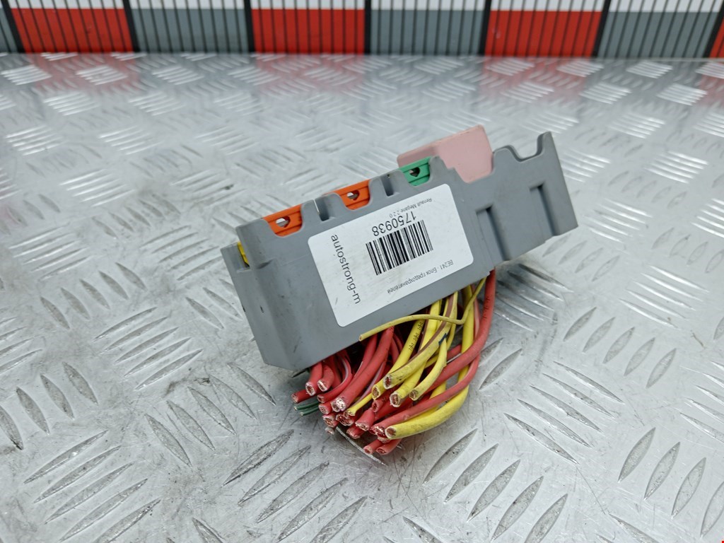 Датчик уровня в бачок омывателя RENAULT Megane II 2002-2009