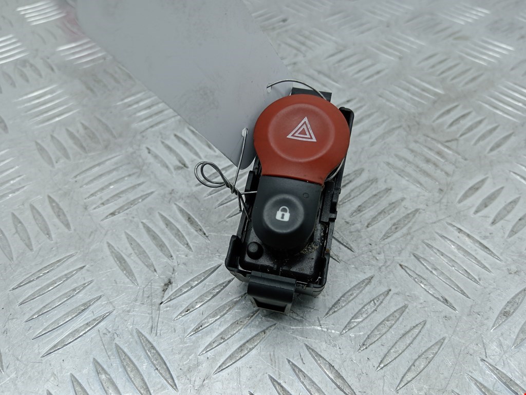 Кнопка аварийной сигнализации (аварийки) RENAULT Kangoo 2008-2021