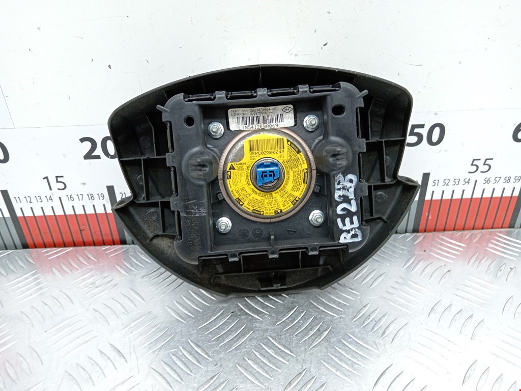 Подушка безопасности в рулевое колесо DACIA Sandero 2008-2012