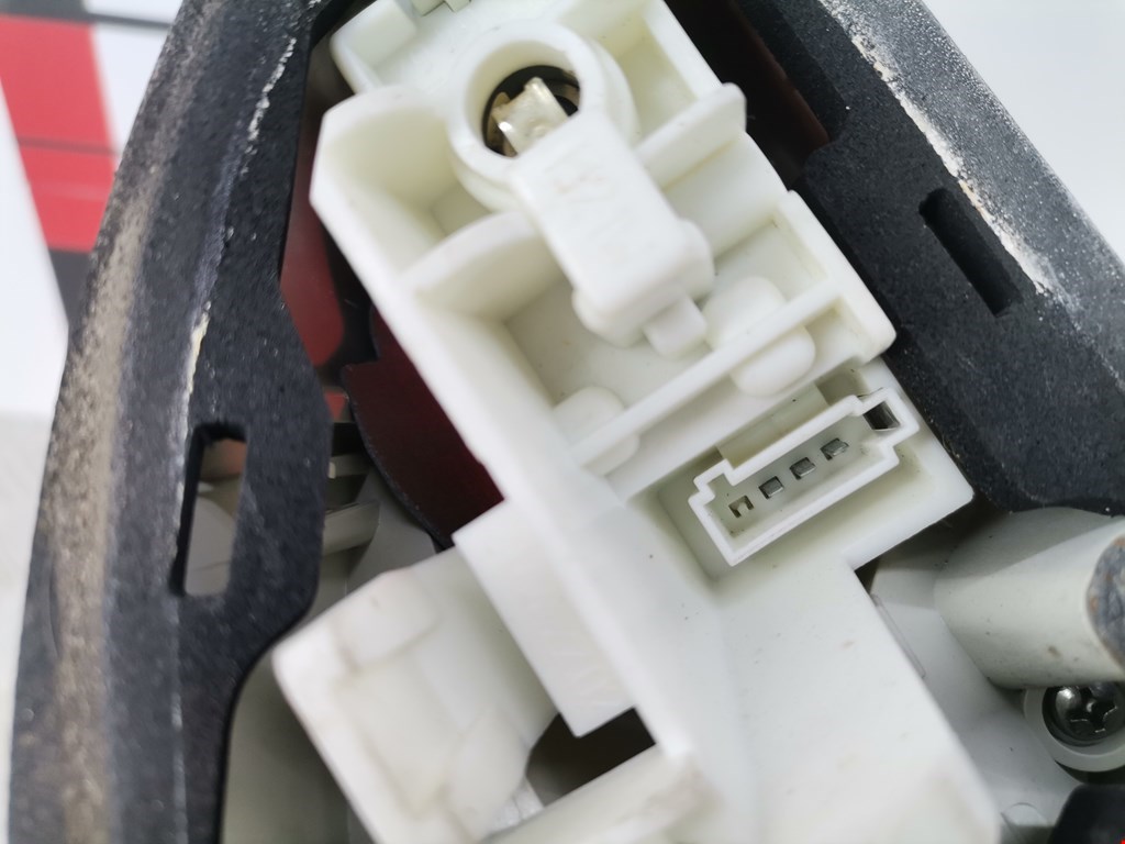 Фонарь задний внутренний правый OPEL Astra J 2009-2017