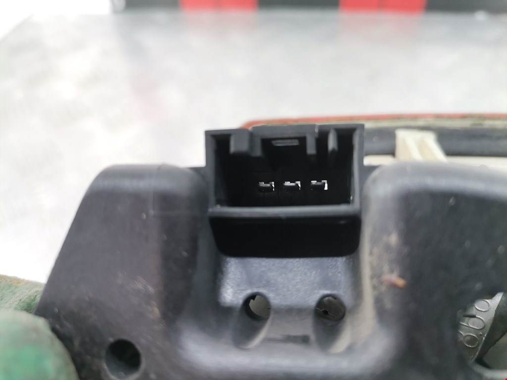 Фонарь задний внутренний правый BMW 3er E46 1998-2006