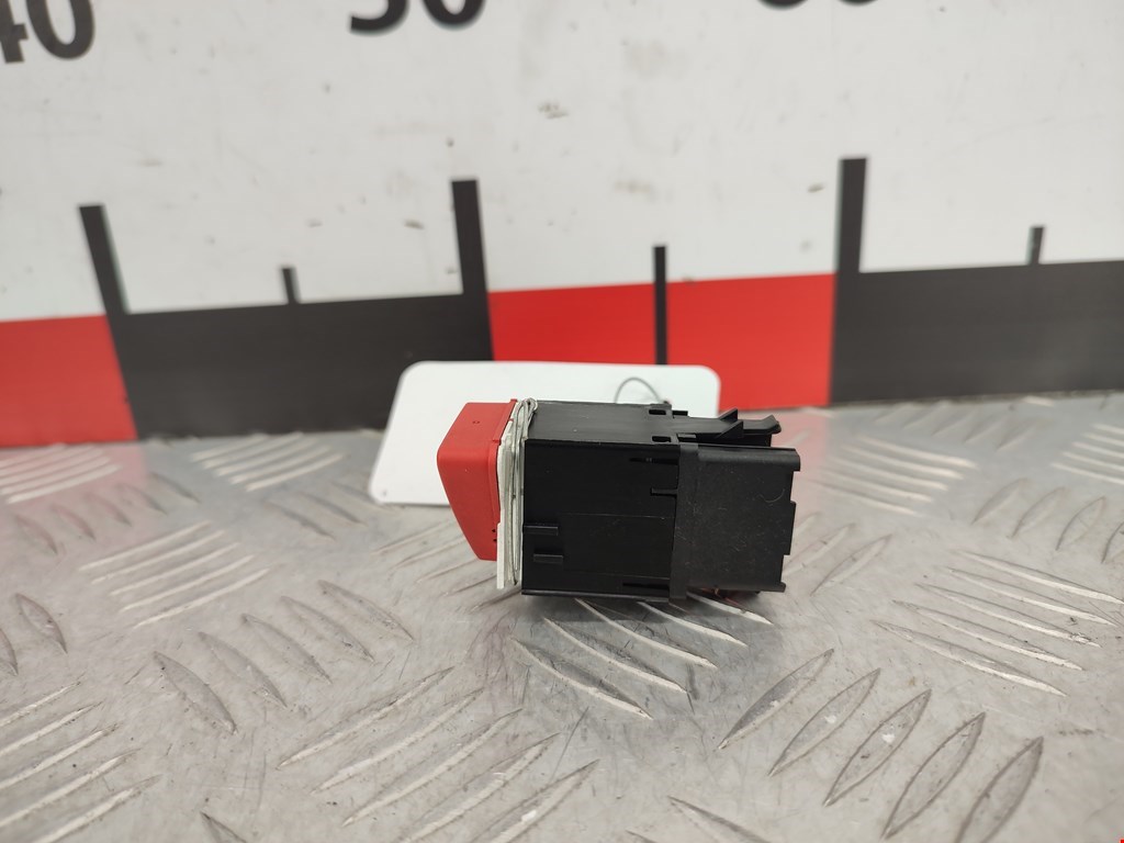 Кнопка аварийной сигнализации (аварийки) VOLKSWAGEN Golf V 2003-2009