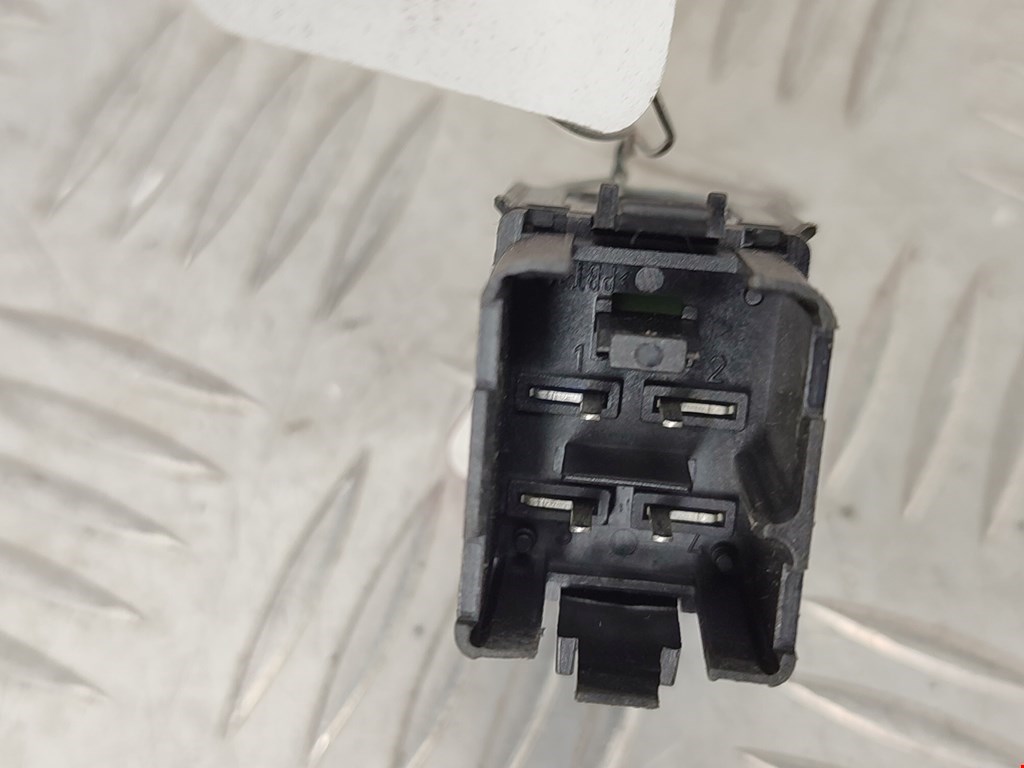 Кнопка аварийной сигнализации (аварийки) VOLKSWAGEN Golf V 2003-2009