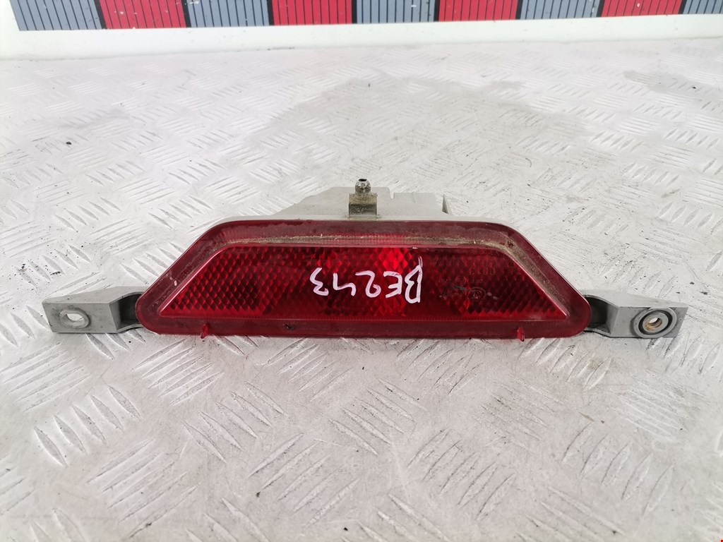 Фонарь дополнительный тормозной (стоп-сигнал) Renault Koleos (2008-2016)