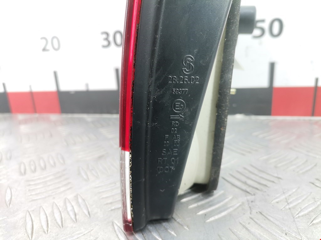 Фонарь задний внутренний правый VOLKSWAGEN Touareg 2002-2010