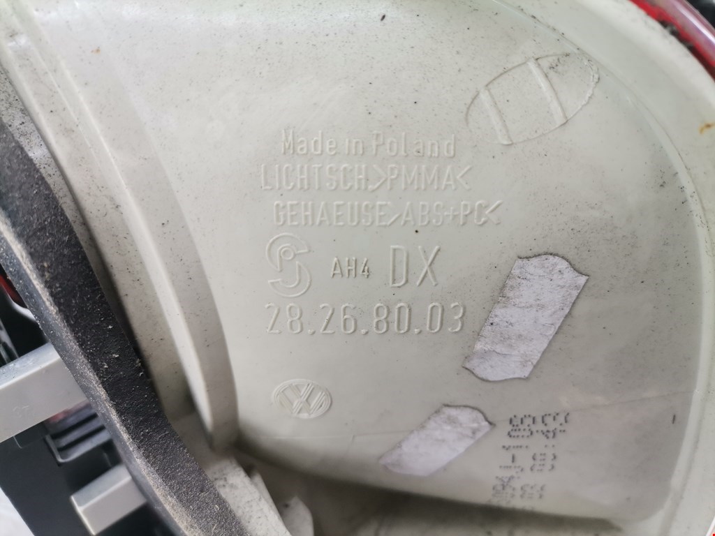 Фонарь задний внутренний правый VOLKSWAGEN Touareg 2002-2010