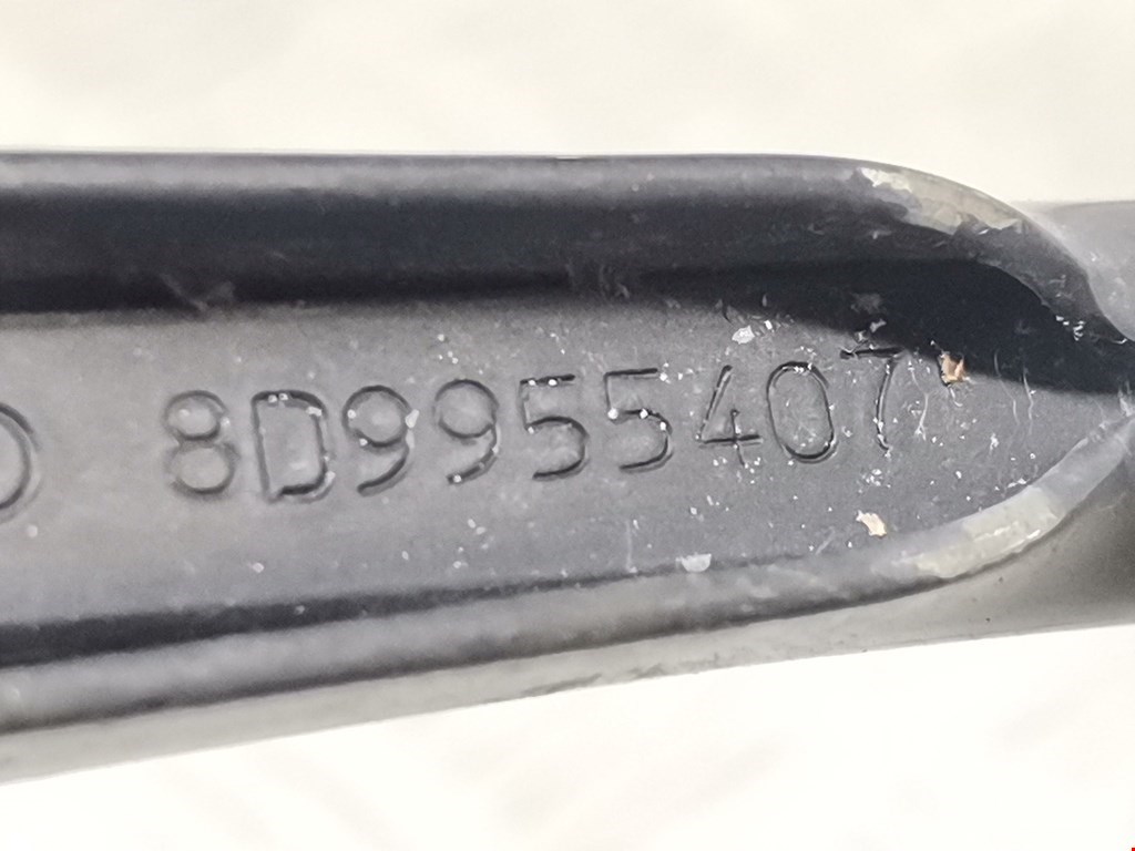 Поводок дворника задний (заднего) AUDI A4 B5 1995-2001