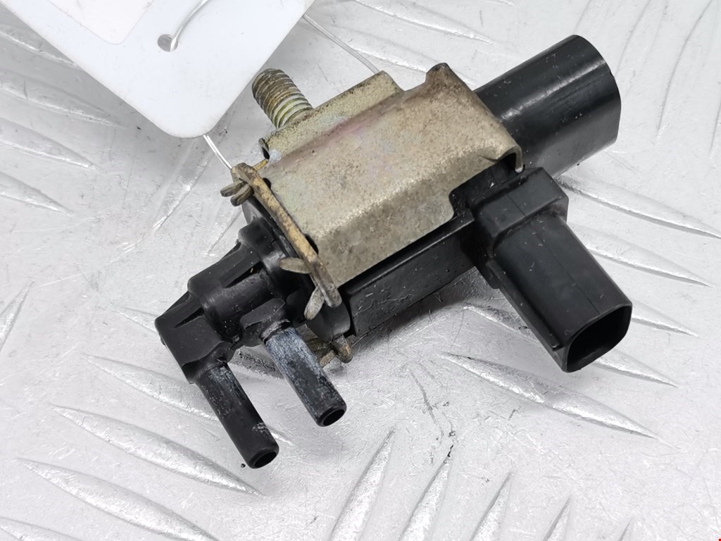 Клапан воздушного фильтра Ford Focus 2 (2004-2011)