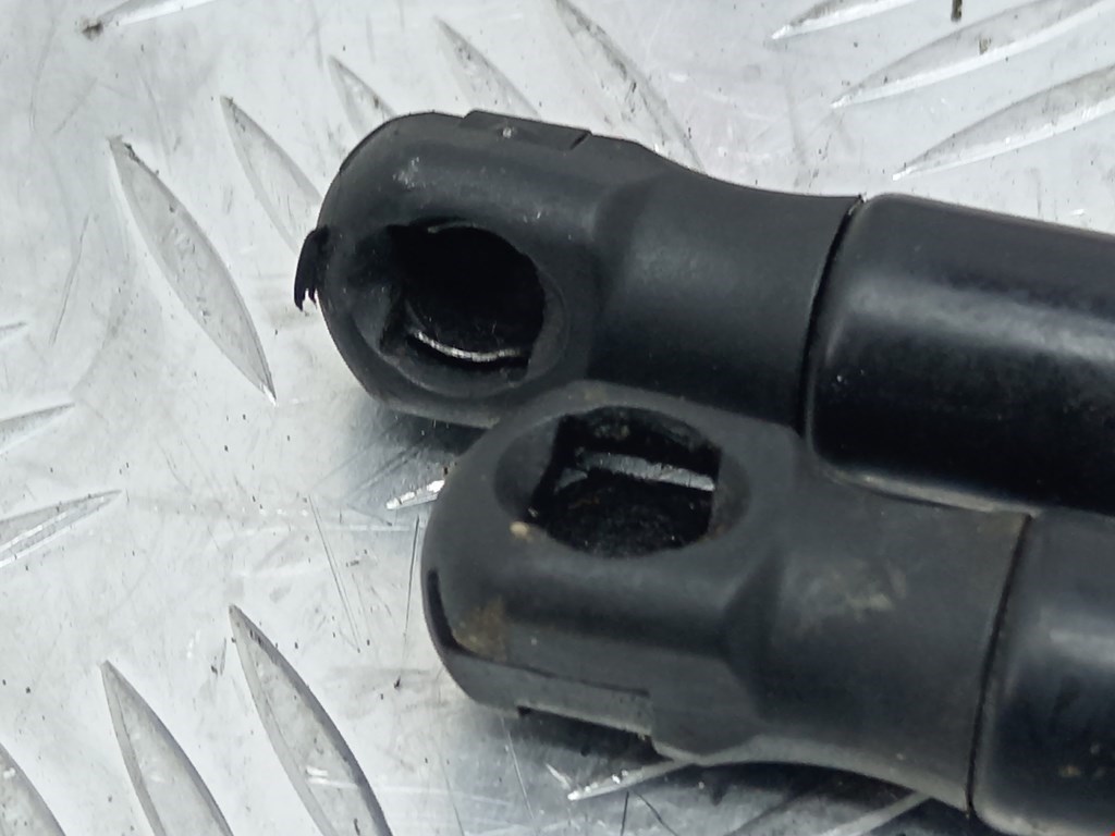 Амортизатор крышки (двери) багажника PEUGEOT Partner 2008-2018