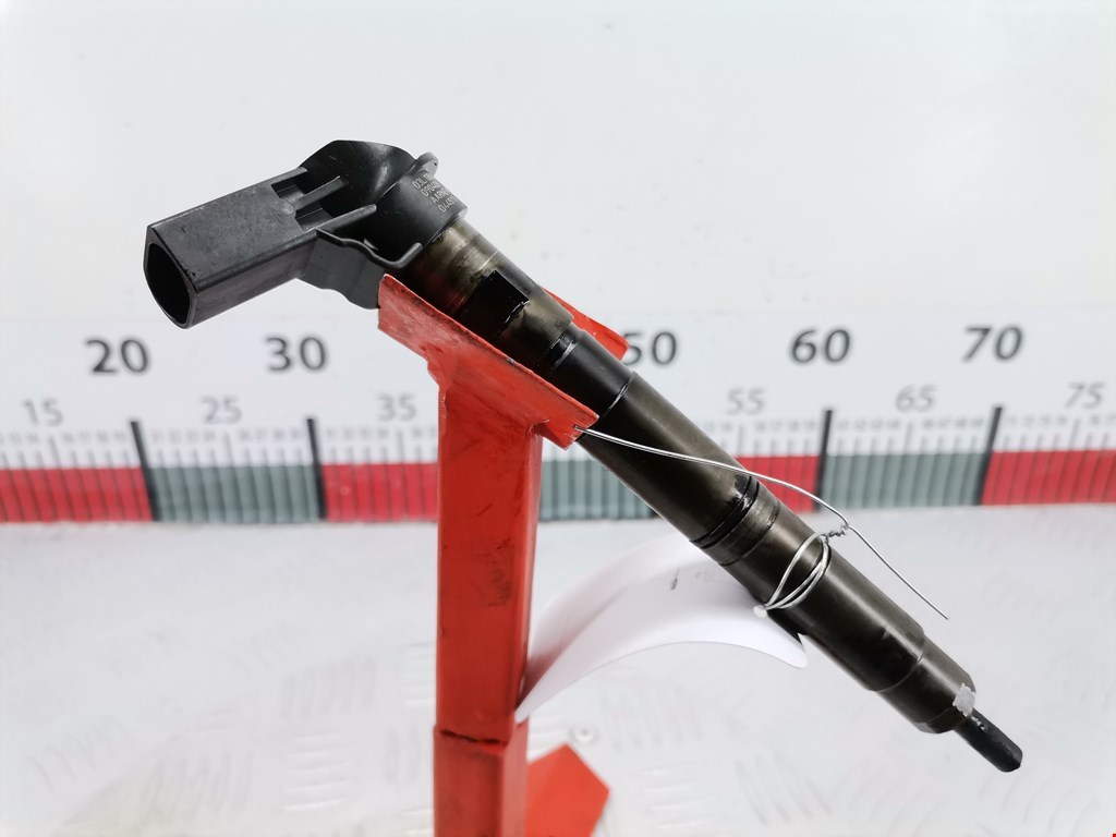 Форсунка дизельная электрическая VOLKSWAGEN Golf VI 2009-2012