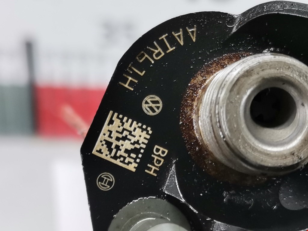 Форсунка дизельная электрическая VOLKSWAGEN Golf VI 2009-2012