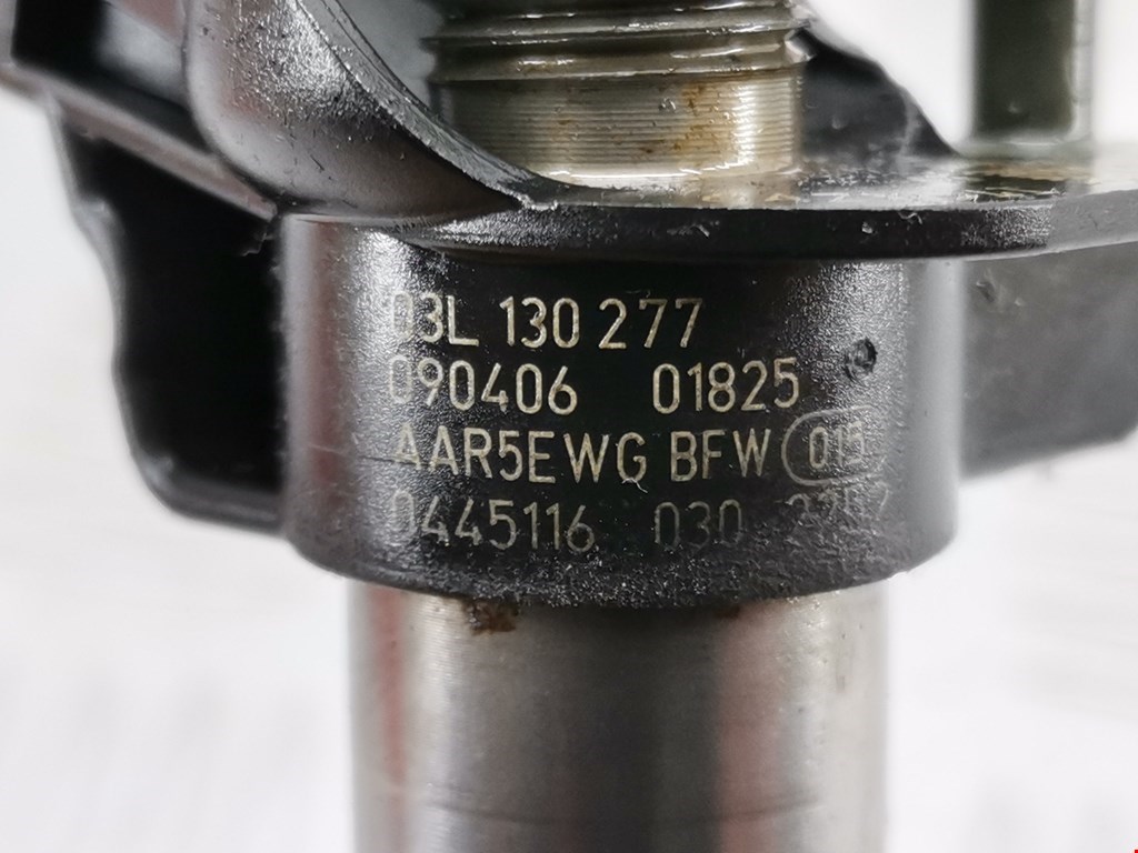 Форсунка дизельная электрическая VOLKSWAGEN Golf VI 2009-2012