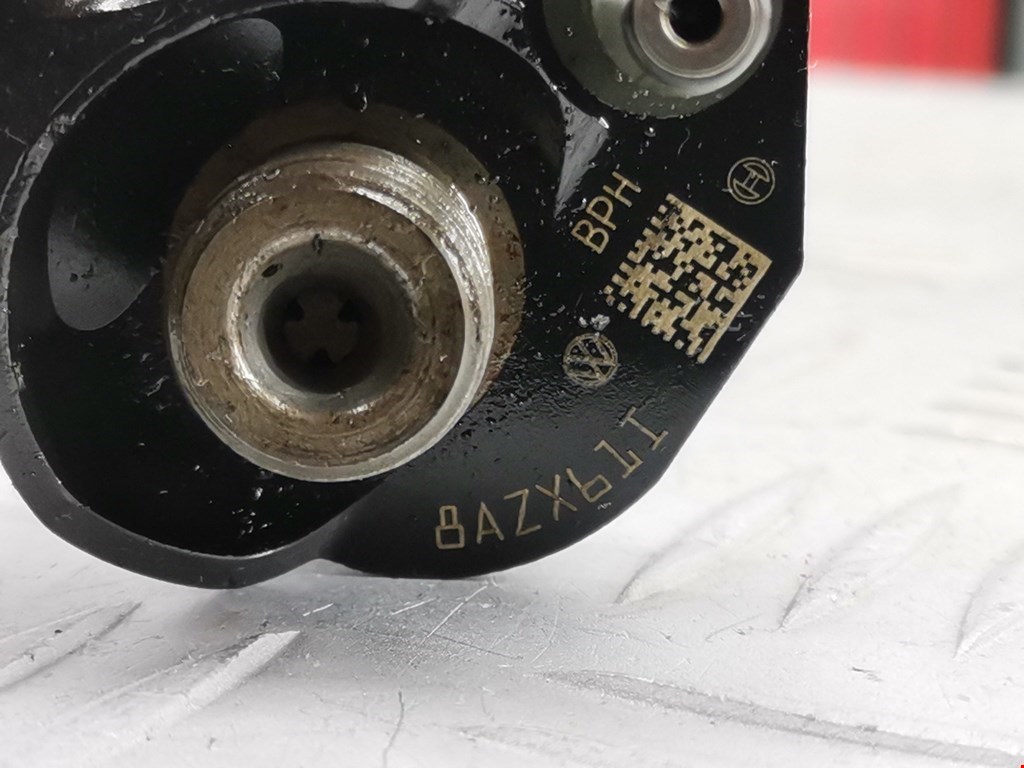 Форсунка дизельная электрическая VOLKSWAGEN Golf VI 2009-2012