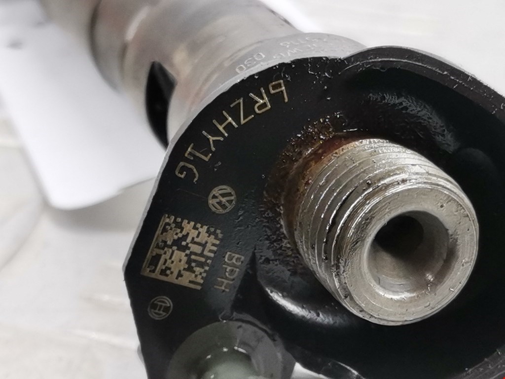 Форсунка дизельная электрическая VOLKSWAGEN Golf VI 2009-2012