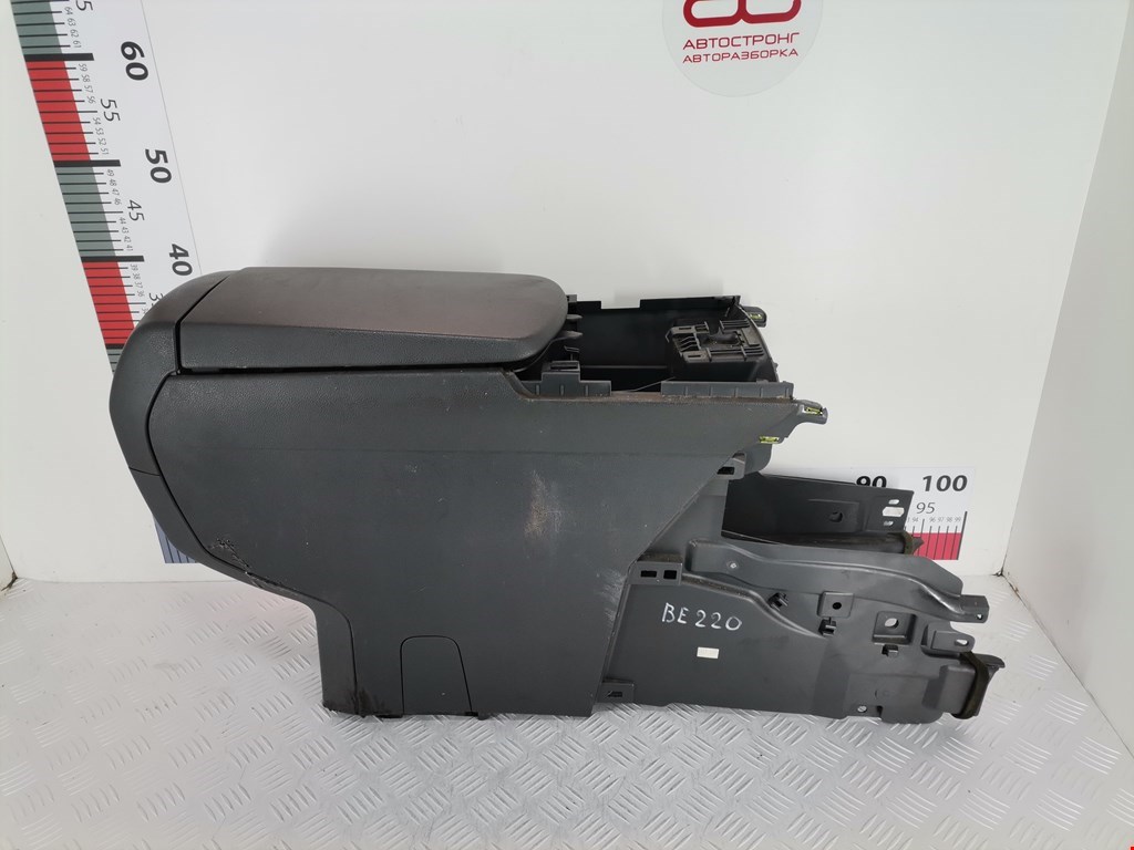 Подлокотник в салон PEUGEOT Partner 2008-2018