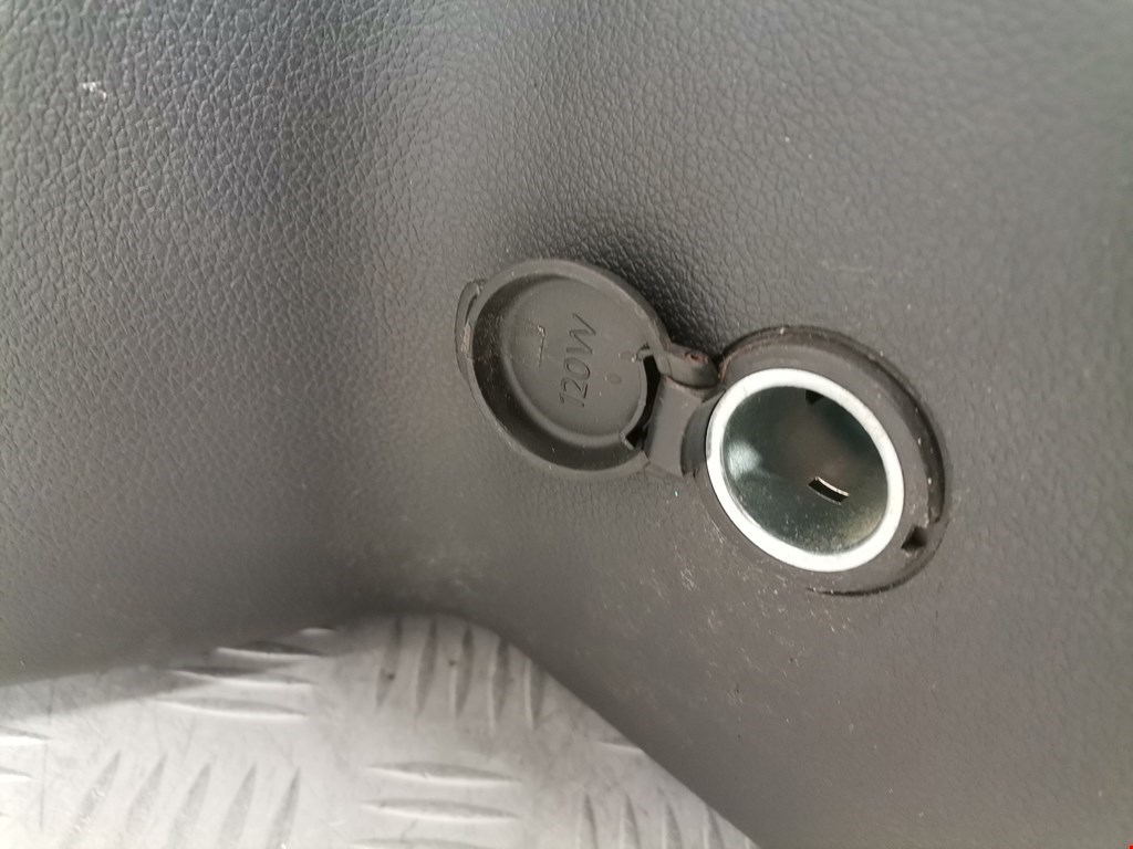 Подлокотник в салон PEUGEOT Partner 2008-2018