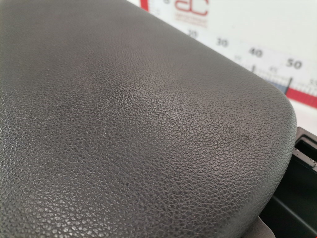 Подлокотник в салон PEUGEOT Partner 2008-2018