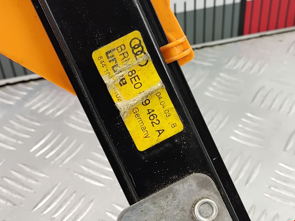 Стеклоподъемник задний правый AUDI A4 B6 2001-2005