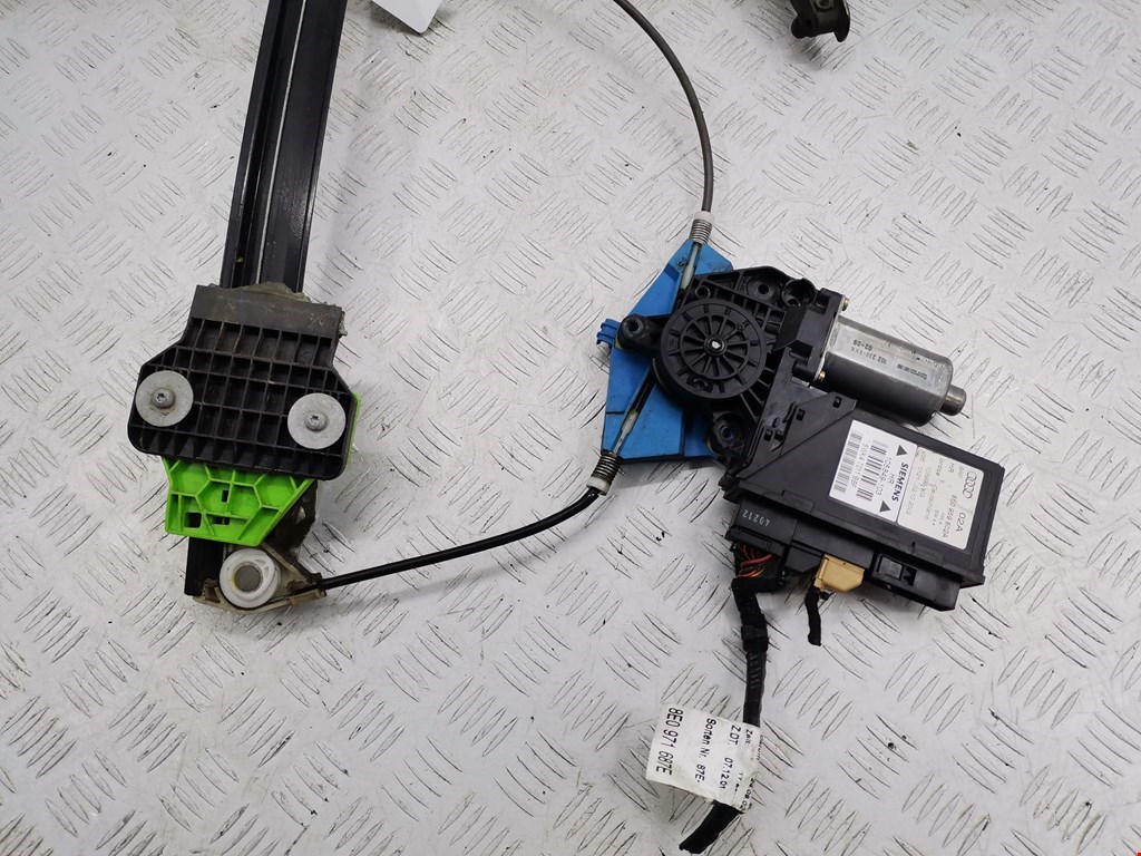 Стеклоподъемник задний правый AUDI A4 B6 2001-2005