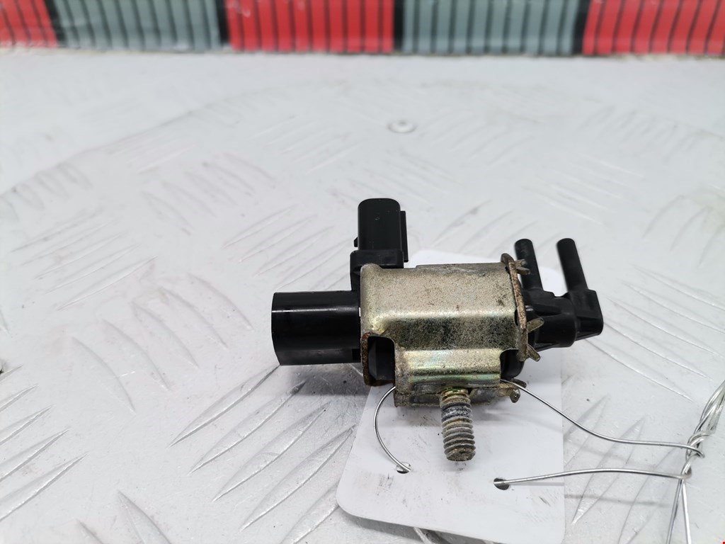 Клапан воздушного фильтра Ford C-MAX 1 (2003-2010)