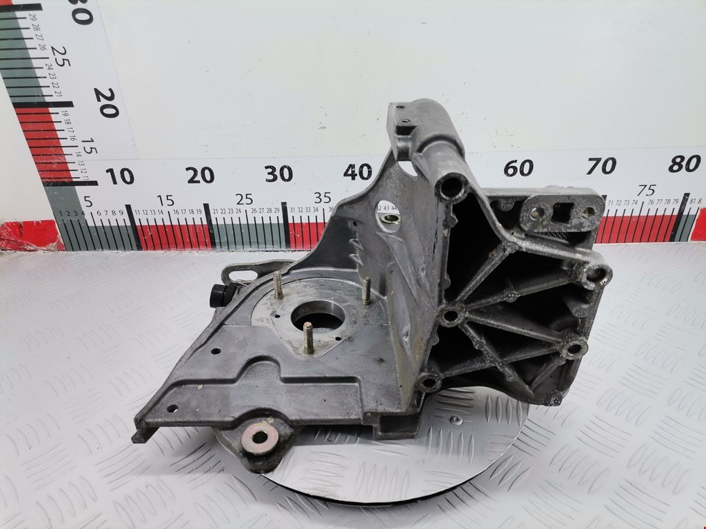 Кронштейн ТНВД OPEL Signum 2003-2008