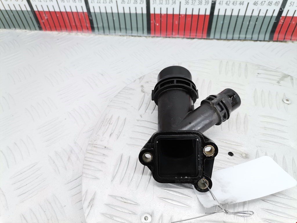 Тройник системы охлаждения BMW X5 E53 1999-2006