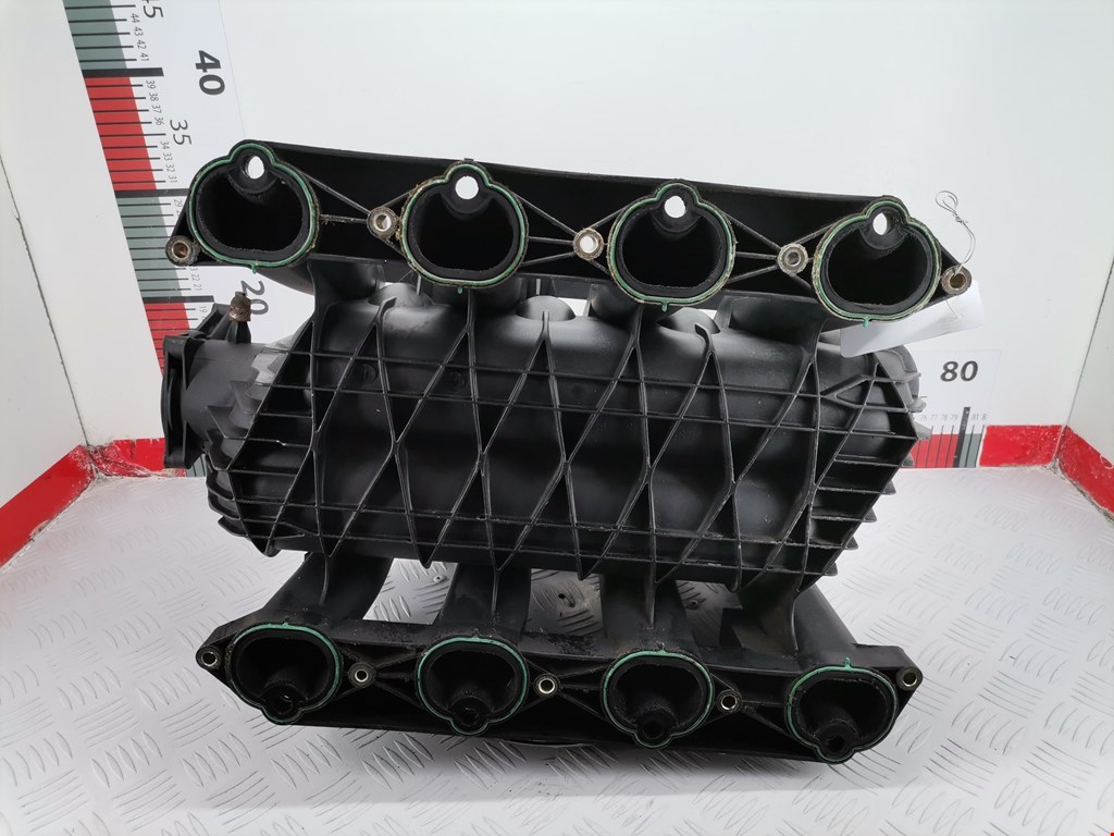 Коллектор впускной INFINITI QX56/QX80 2004-2010