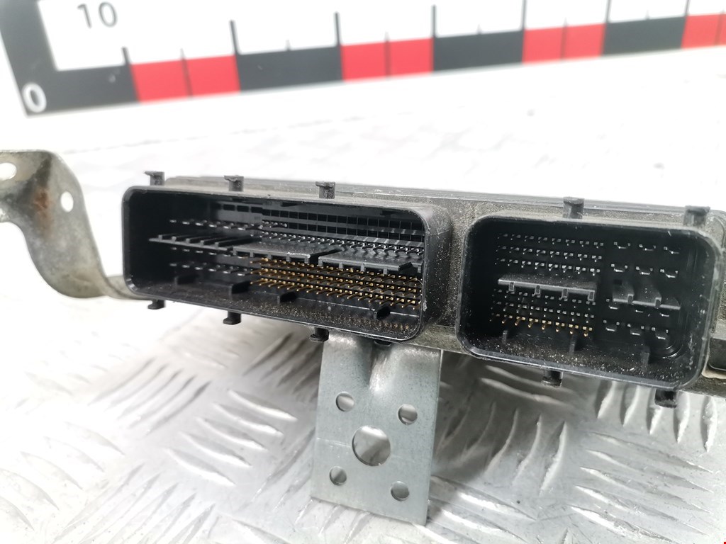 Блок управления двигателя (ЭБУ) TOYOTA Avensis 2009-2015