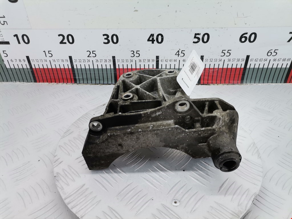 Кронштейн кондиционера BMW X5 E53 1999-2006