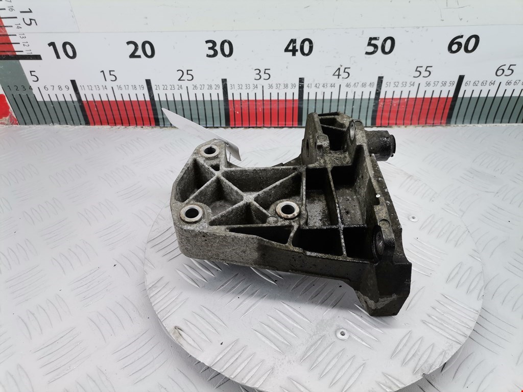 Кронштейн кондиционера BMW X5 E53 1999-2006