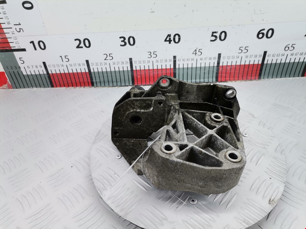 Кронштейн кондиционера BMW X5 E53 1999-2006