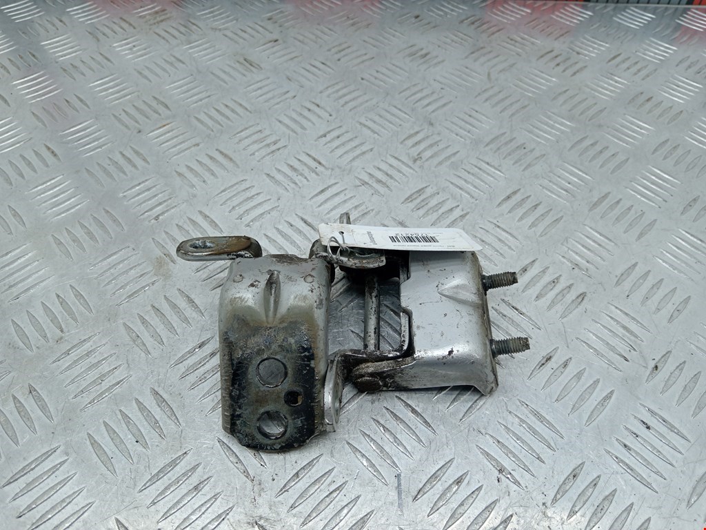 Петля двери задней правой Nissan Navara (D40) (2004-2015)