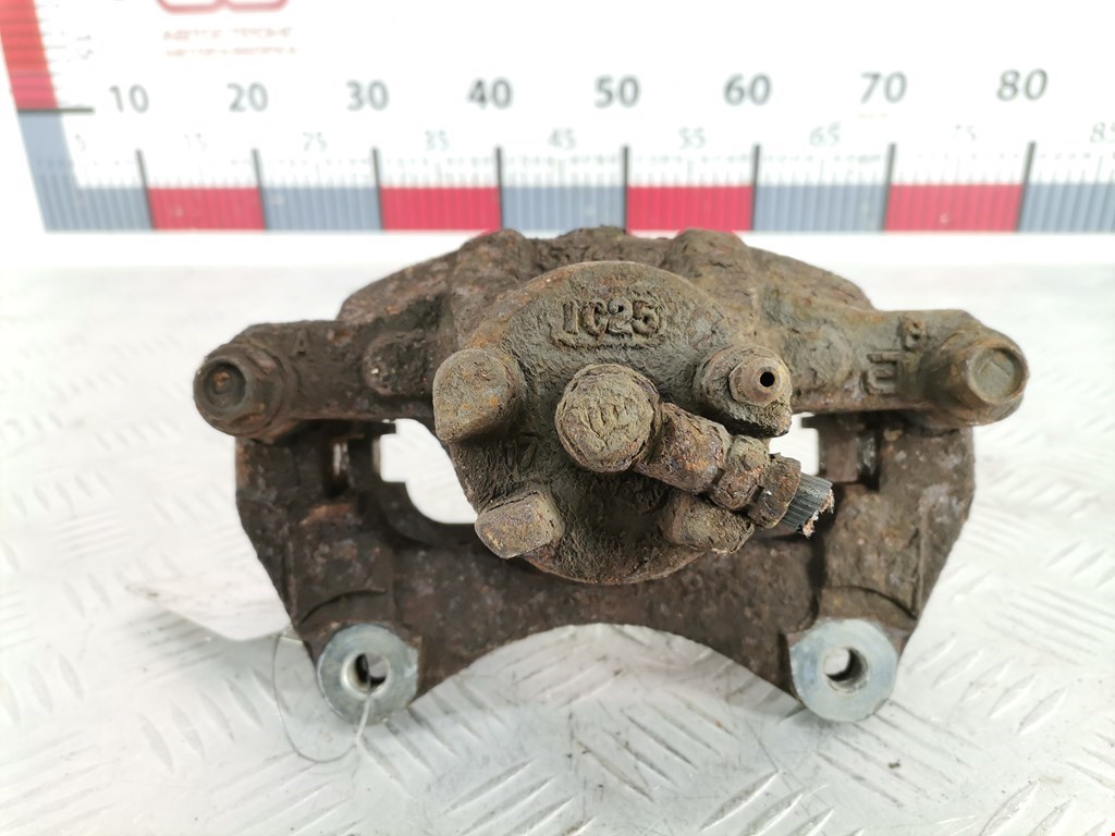 Суппорт передний правый JEEP Compass 2006-2016