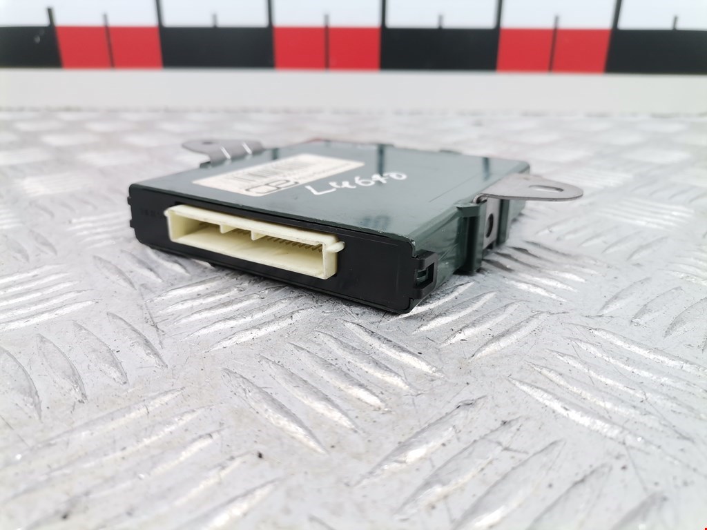 Блок управления парктрониками LEXUS IS 2005-2013