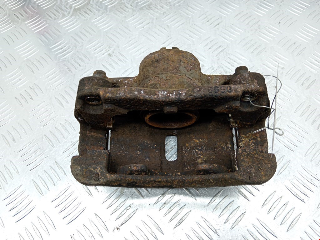 Суппорт передний правый NISSAN Qashqai J10 2006-2013