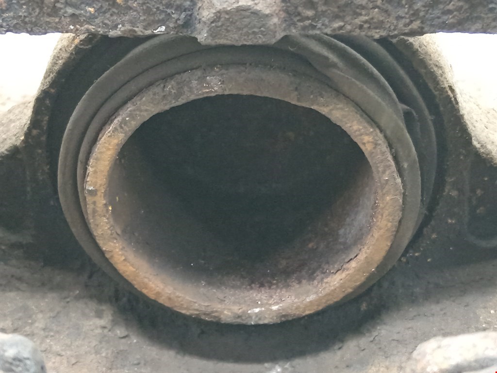 Суппорт передний правый NISSAN Qashqai J10 2006-2013