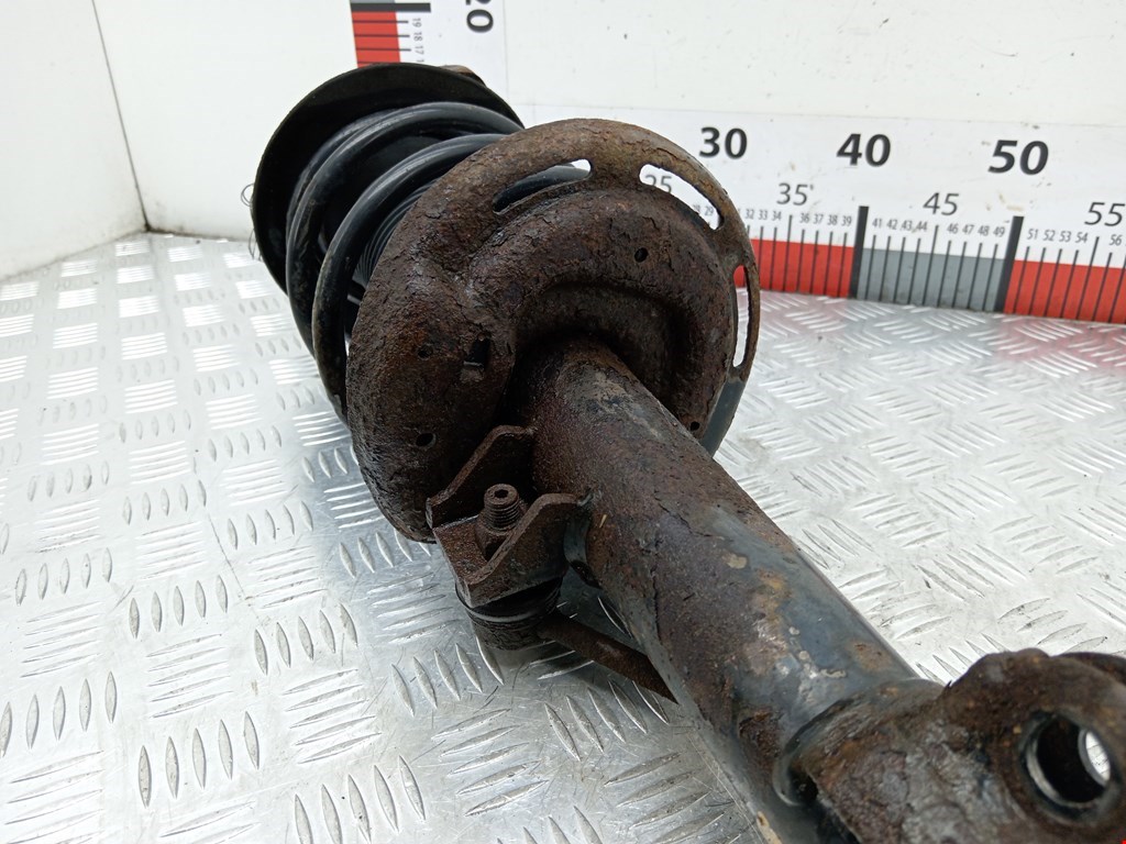 Амортизатор передний правый MERCEDES-BENZ C-Class C-klasse W204 2007-2015