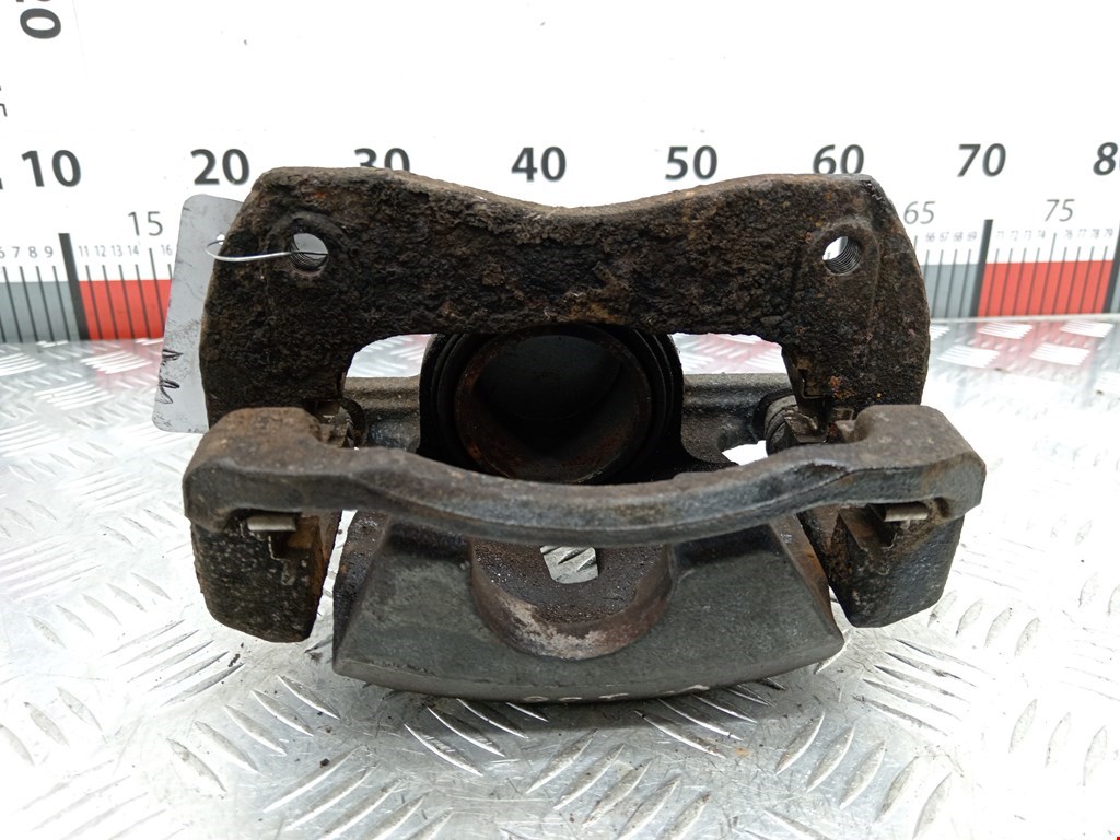 Суппорт передний правый TOYOTA RAV 4 XA30 2006-2012