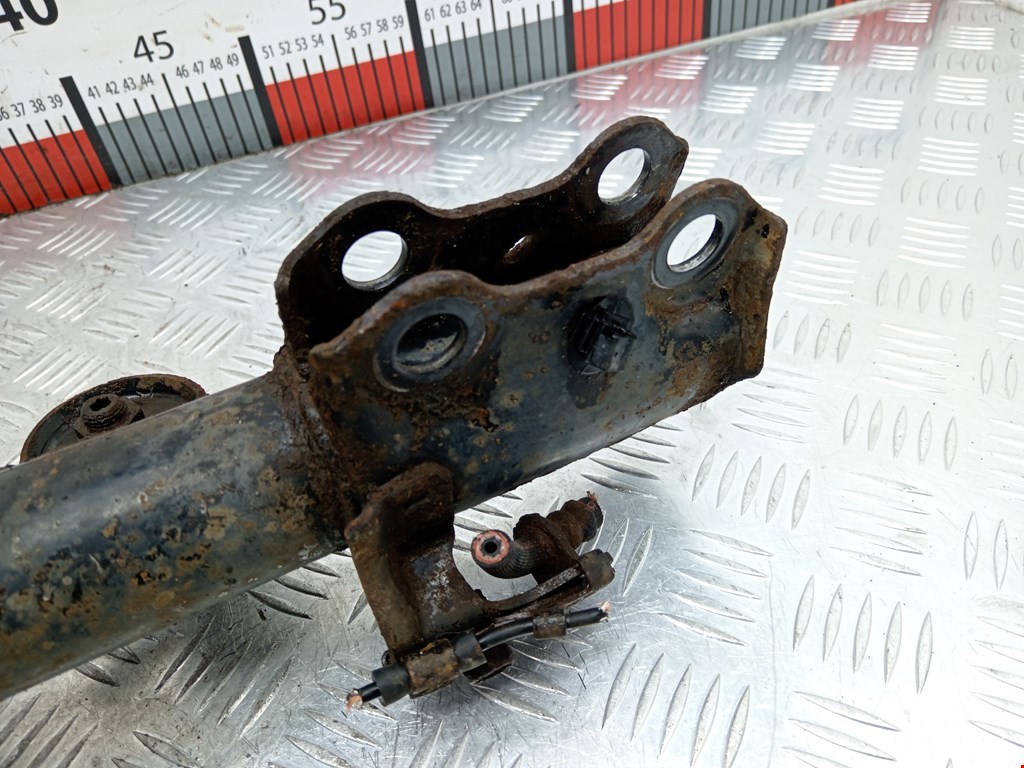 Амортизатор передний правый TOYOTA RAV 4 XA30 2006-2012
