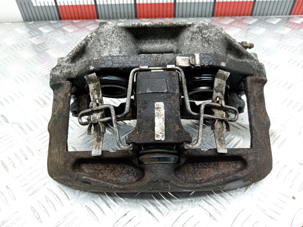 Суппорт передний правый VOLKSWAGEN Passat B5 1997-2005