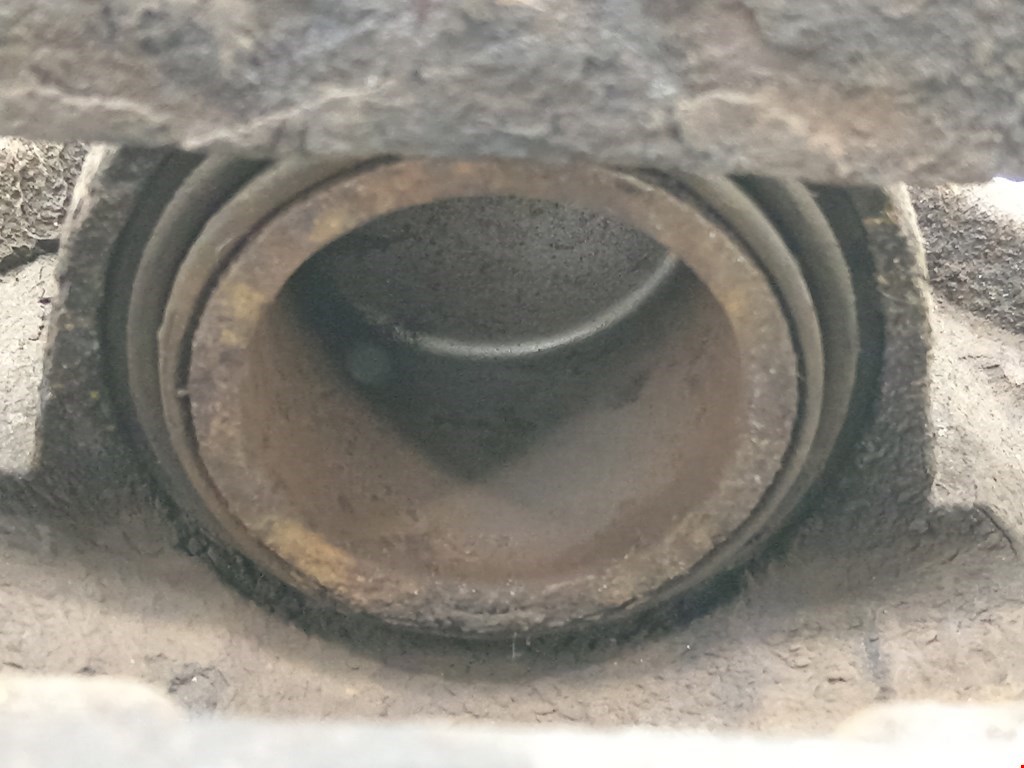 Суппорт передний правый LEXUS RX 300\330\350\400H 2003-2009