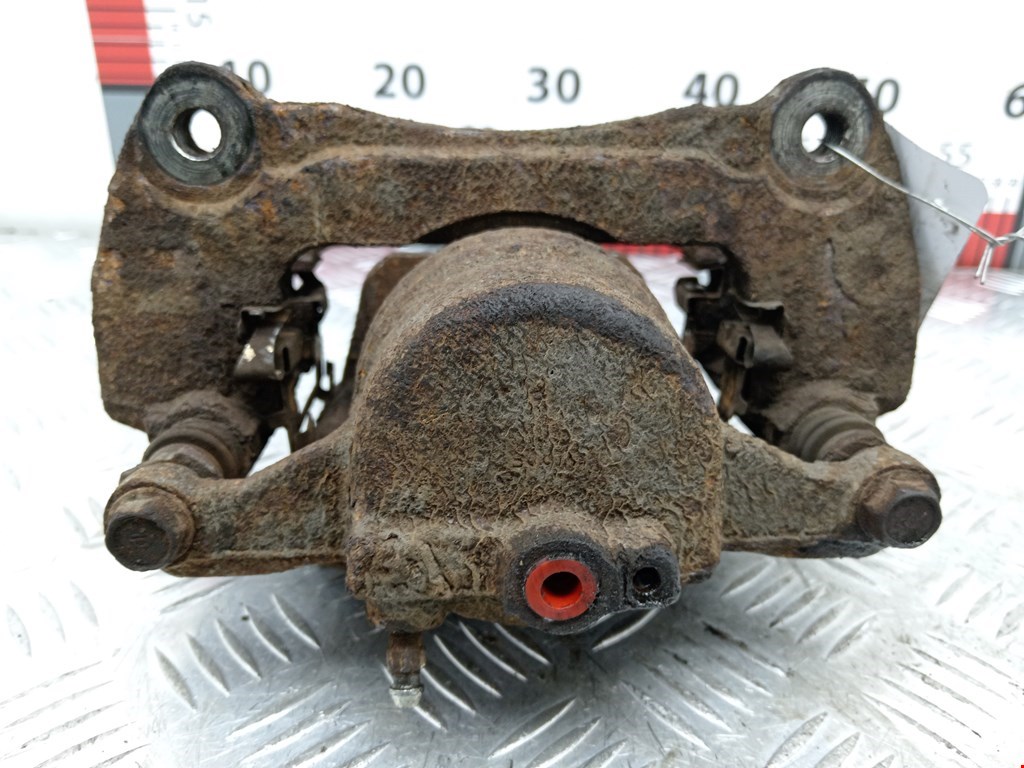 Суппорт передний правый LEXUS RX 300\330\350\400H 2003-2009