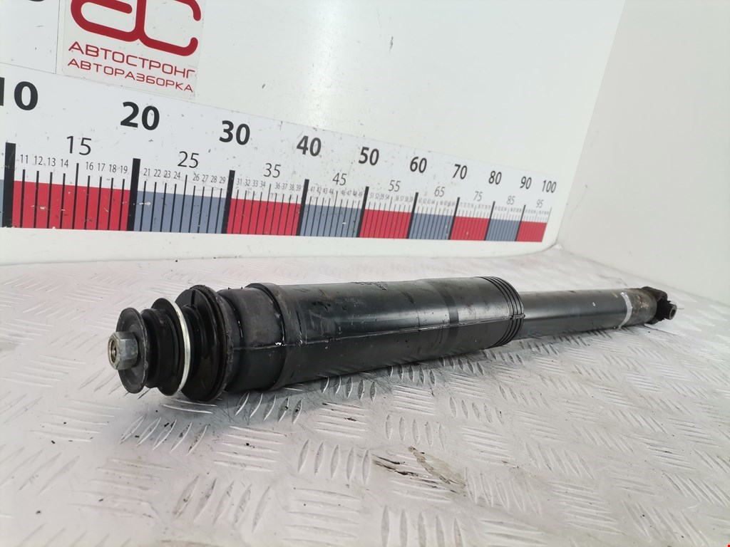 Амортизатор задний правый TOYOTA Auris E150 2006-2012