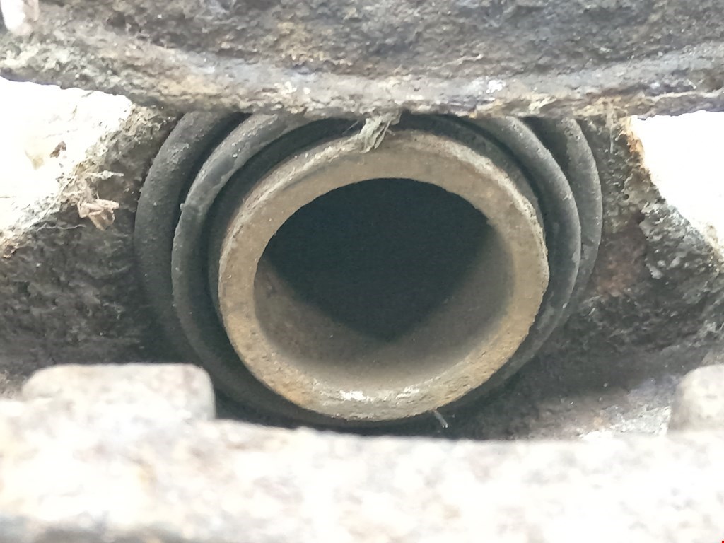 Суппорт задний левый SUBARU Outback 1999-2003