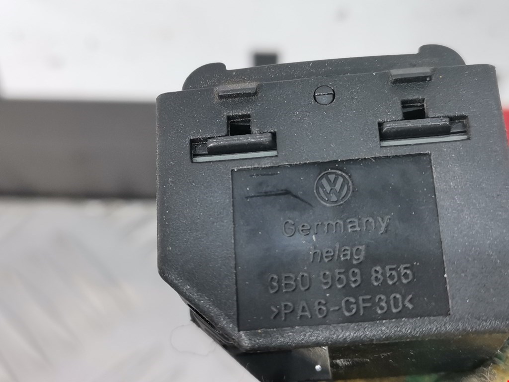 Кнопка стеклоподъемника SKODA Octavia A4 1U- 1997-2010