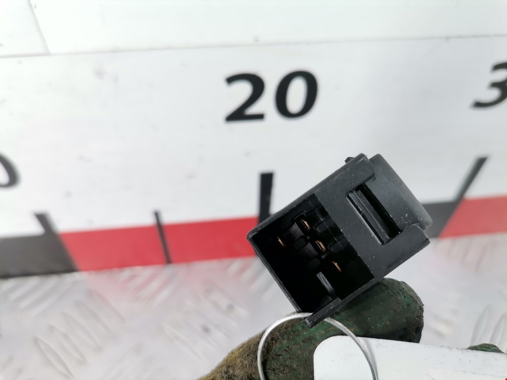 Кнопка стеклоподъемника SKODA Octavia A4 1U- 1997-2010