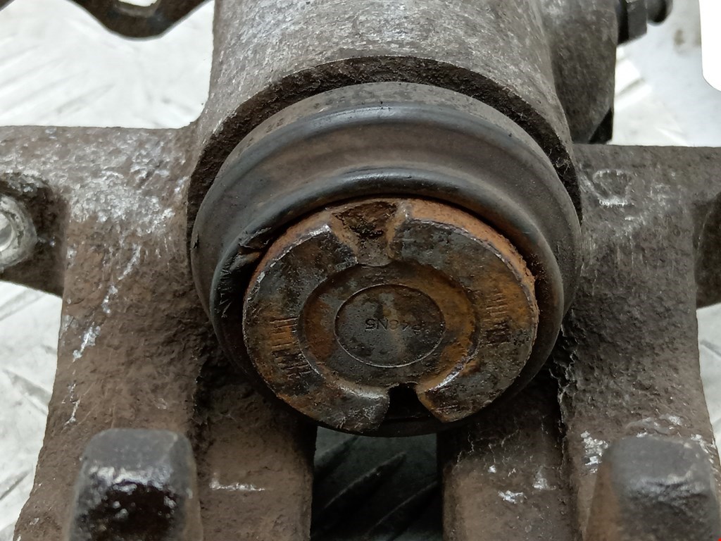 Суппорт задний левый VOLKSWAGEN Golf IV 1997-2003