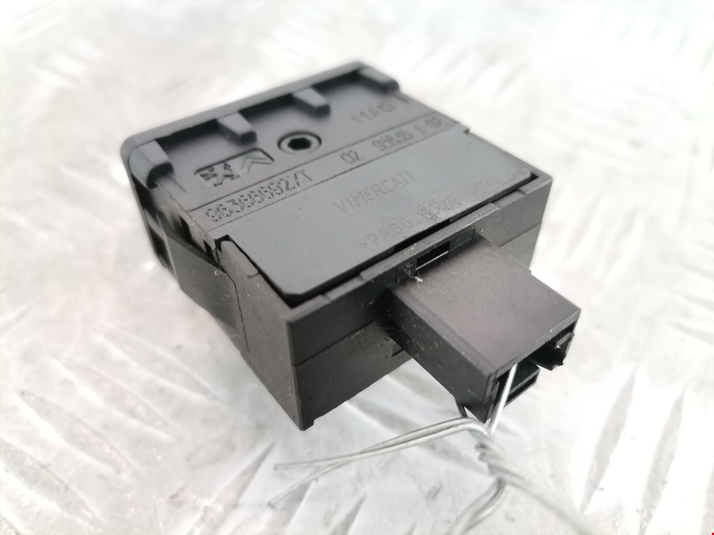 Кнопка корректора фар PEUGEOT Partner 2008-2018