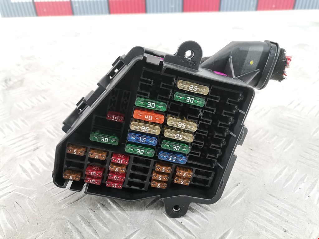 Датчик уровня в бачок омывателя AUDI A6 C6 2004-2010