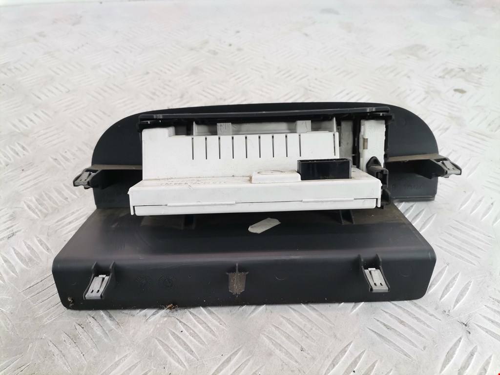 Дисплей информационный (компьютера) RENAULT Kangoo 2008-2021